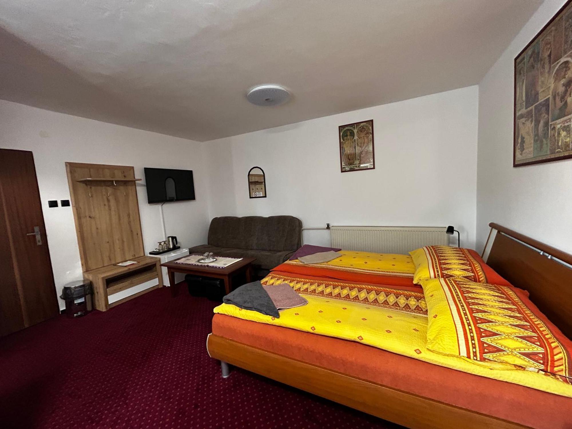 Penzion Rozalia Hotel Кошице Екстериор снимка